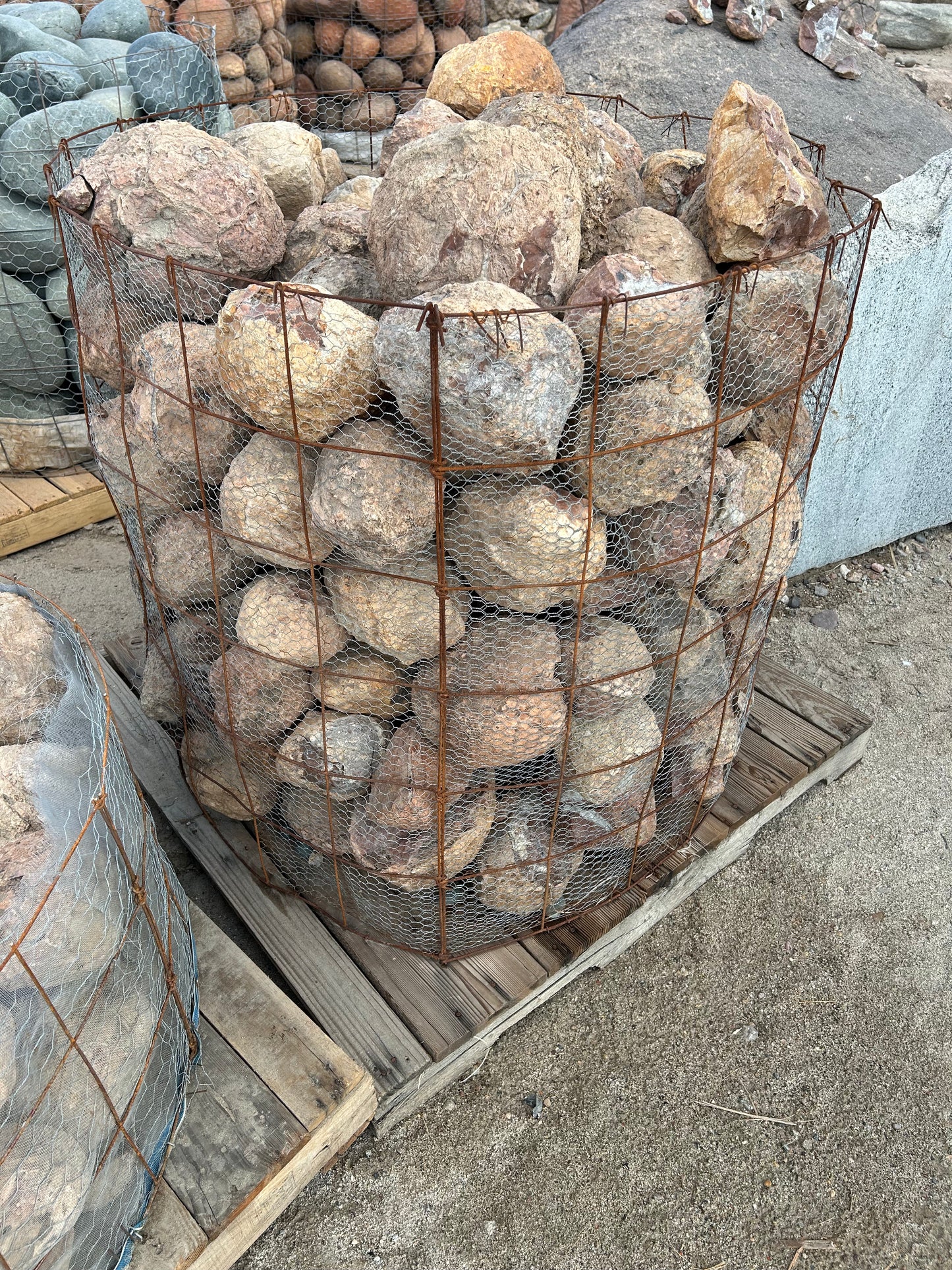 Geodlite Rocks Geode – Low Desert Rock Supply Inc